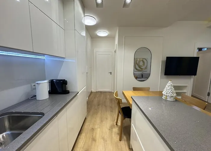 Old Town With Ac & Parking, 5 Min Main Sq & Kazimierz كراكوفيا